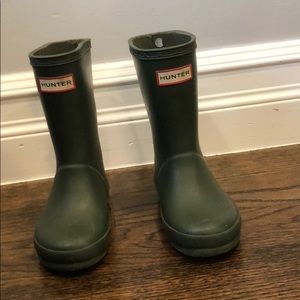 Hunter kids boots size 7.